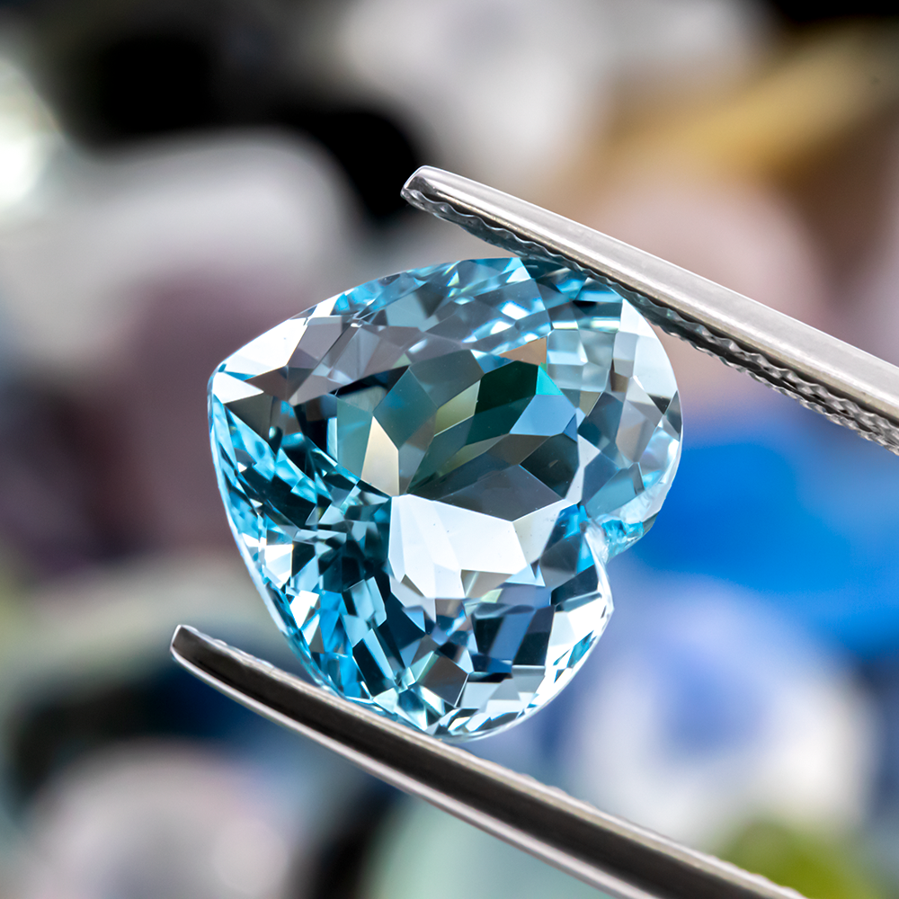 MARCH BIRTHSTONE : AQUAMARINE