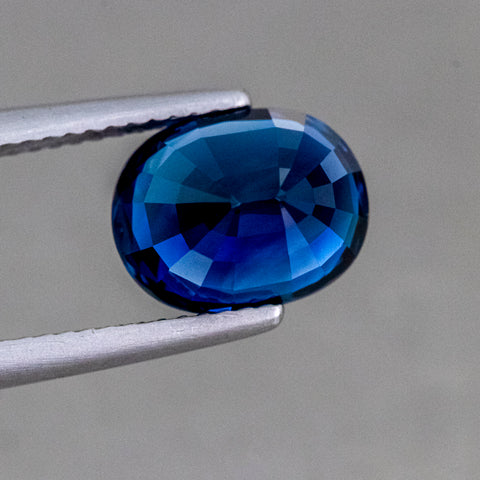 Blue Sapphire 5.06CT. 10.3x8.10x6.90 mm Oval Unheated