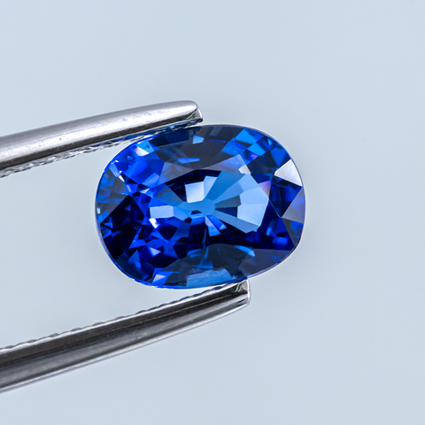 Sparkling Royal Blue Natural Sapphire 1.57 CT 8x6x3.9 mm Oval cut - shoprmcgems