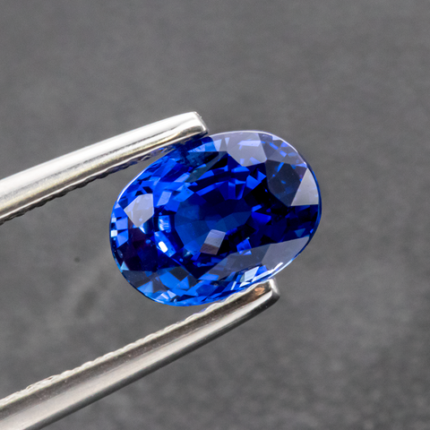 Seductive Vivid Blue Natural Sapphire 1.75 ct Oval cut 8X5.8X4.2 mm - shoprmcgems