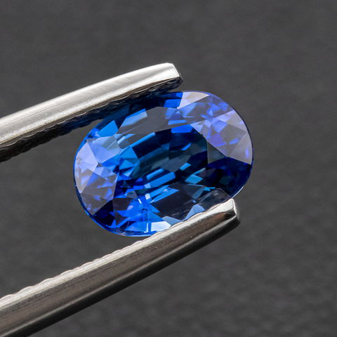Seductive Vivid Blue Natural Sapphire 1.49 ct Oval cut 7.2x5.3x4 mm - shoprmcgems