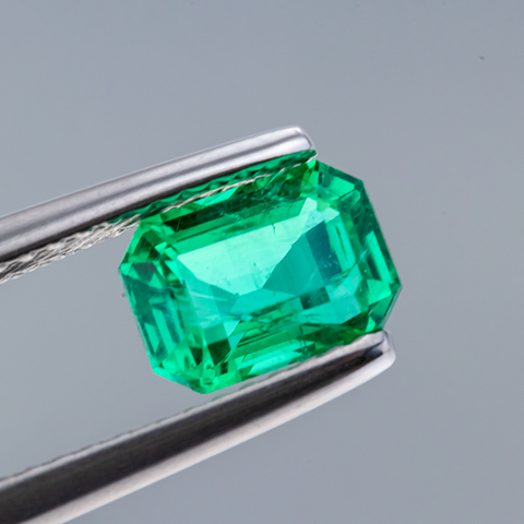 Natural Emerald 1.12 CT Octagon Shape 7.3X5.2X4 MM - shoprmcgems