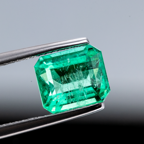 Natural Emerald 2.63 CT Octagon Shape 9X7.5X5.3 MM - shoprmcgems