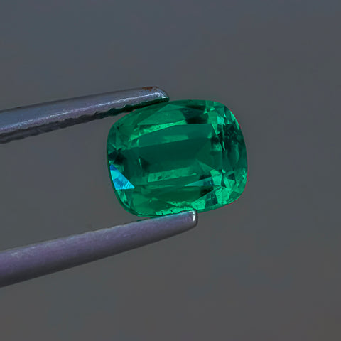 Vivid Green Emerald 1.72CT 8.00x6.60x4.59 MM Cushion Cut GRS Certified