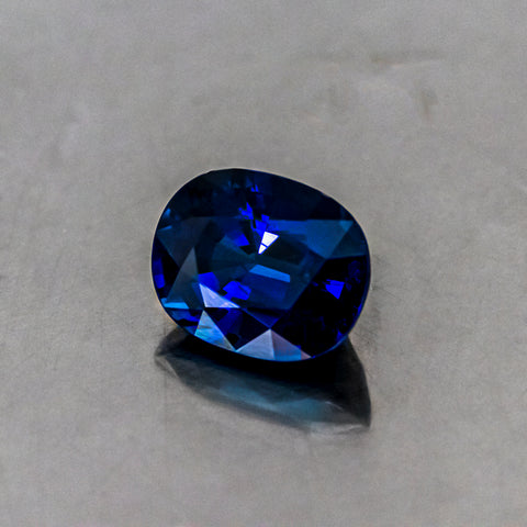 Blue Sapphire 4.68 CT 10.66MMx8.37x6.04 MM Oval Cut Unheated GIA Certified