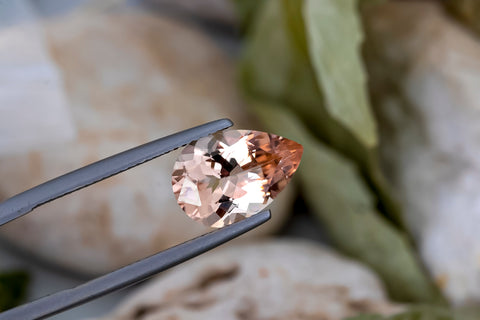 Morganite 3.27 CT 13X9 MM Pear Cut on Twiser, Morganite is an unusual gemstone. It fits into a unique part of the colour spectrum, somewhere between pink and a lustrous brown.