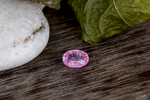 Pink Sapphire 0.95 ct 7x5x3 mm Oval Cut - shoprmcgems