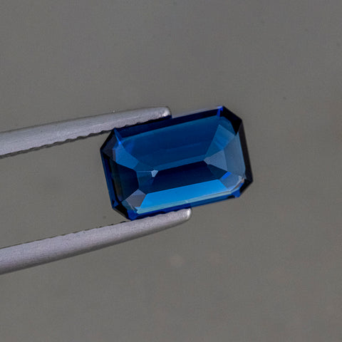 Blue Sapphire 3.09 CT 10.28x6.64x4.17 MM Octagon Cut Unheated GIA Certified